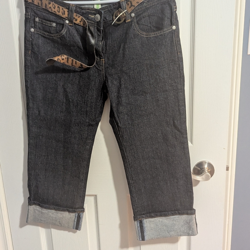 Stylish Black Women's Jeans with Leopard Print Belt 3/4 Length